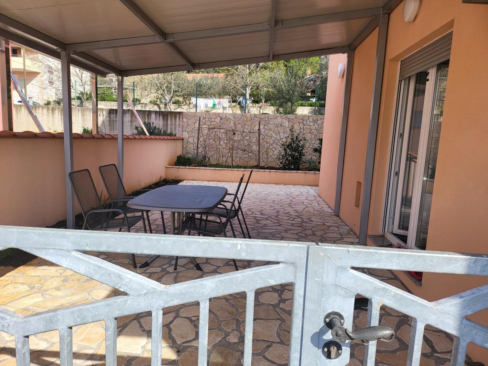 Apartman Leanton Pula Buitenkant foto