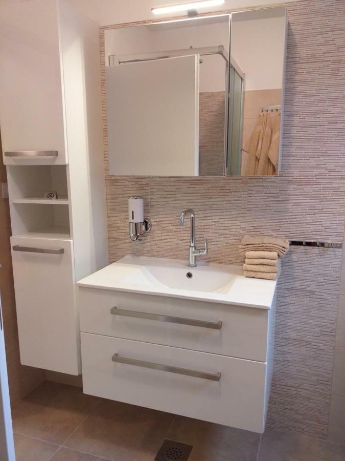 Apartman Leanton Pula Buitenkant foto